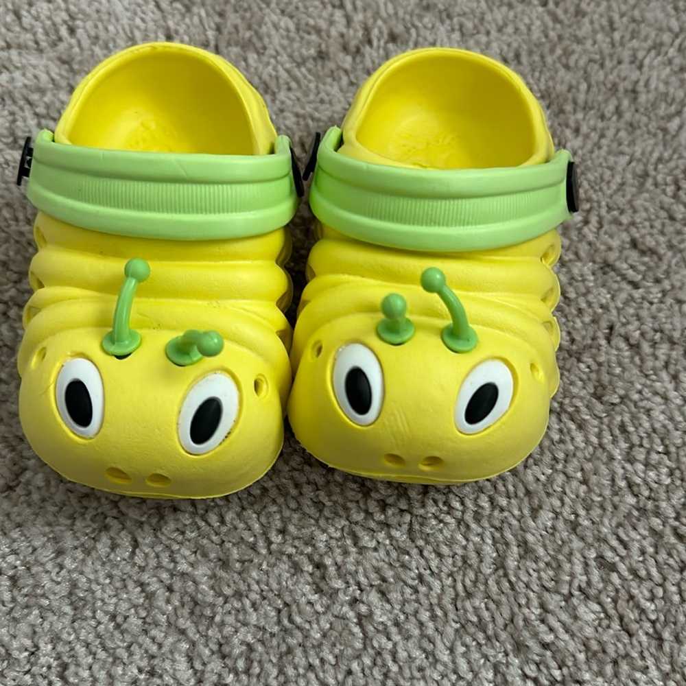 Knock off crocs